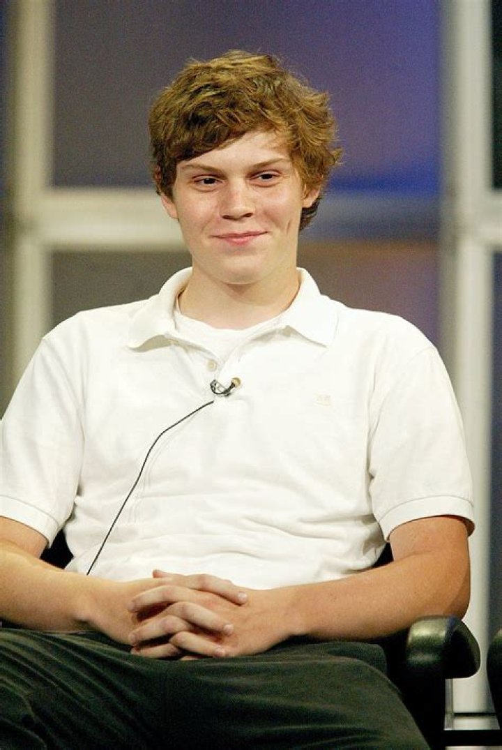 17 Evan Peters Photos Over The Years
