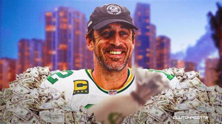 Aaron Rodgers&rsquo; Net Worth & Salary Took A Major Hit After Signing With