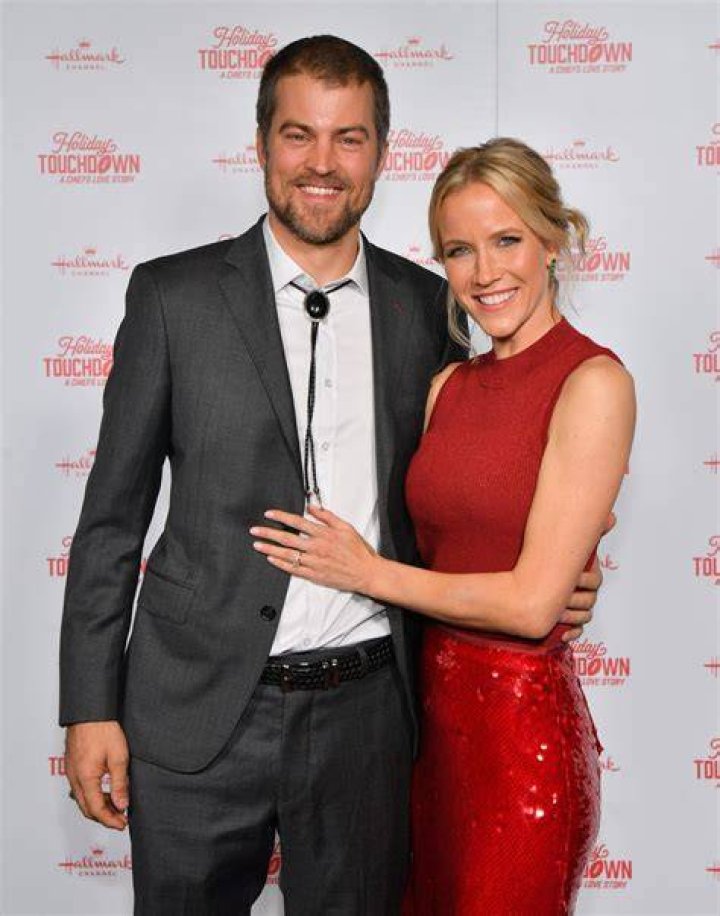 Actress Jessy Schram Marries Sterling Taylor in Chicago on June 18
