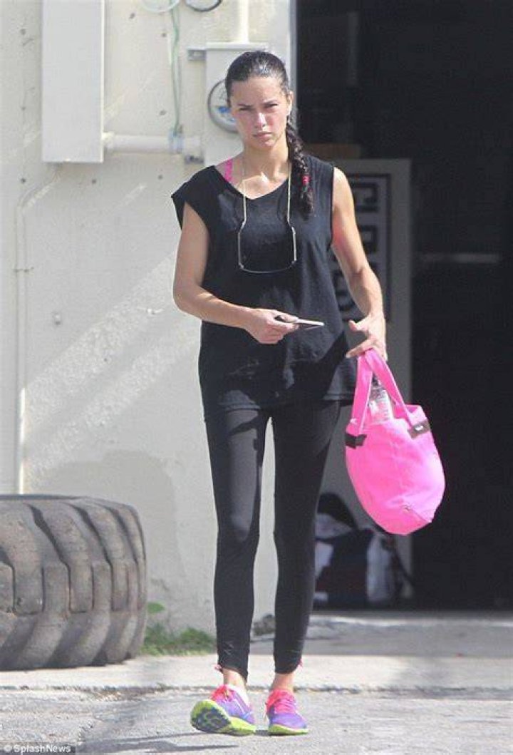 Adriana Lima looks sporty as she takes daughters shopping Daily Mail