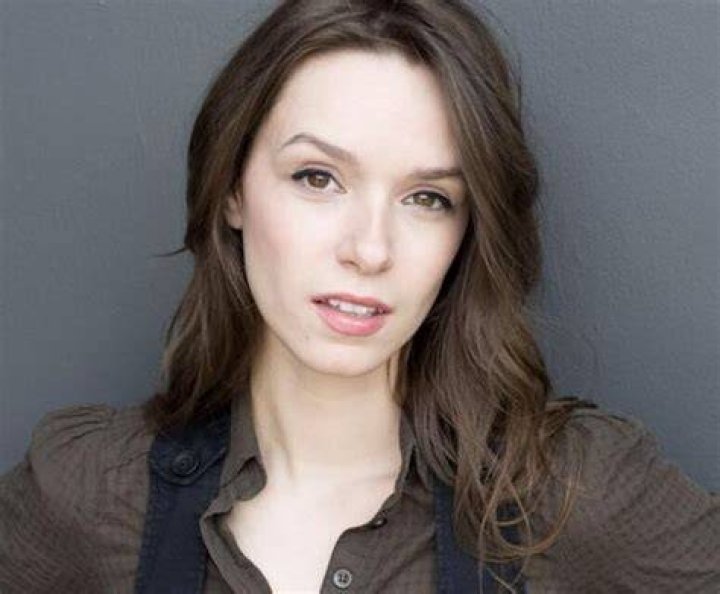 Alex Essoe Age, Wiki, Photos, and Biography FilmiFeed