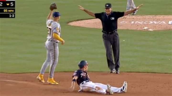 Angel Hernandez Blows Easy Call In First Game Back From Hiatus