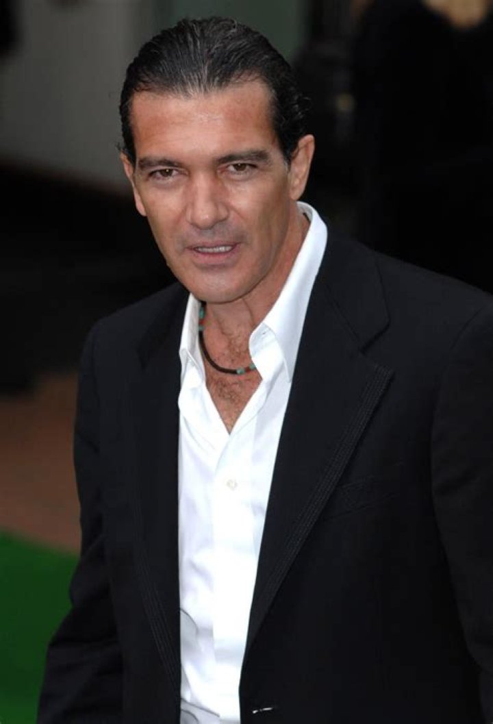 Antonio Banderas weight, height and age. We know it all!