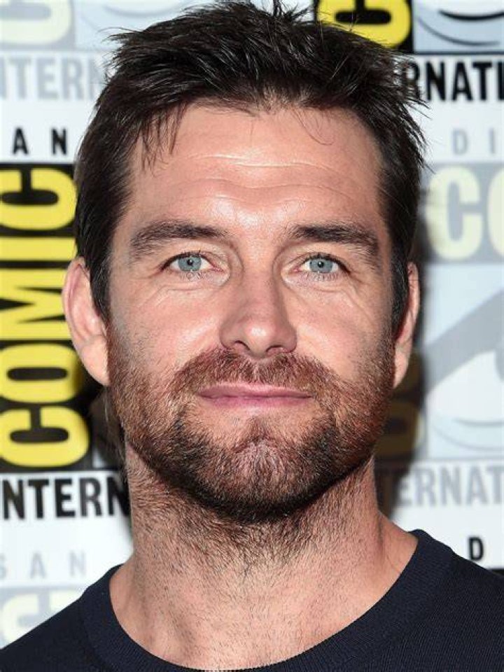 Antony Starr et&agrave;, altezza, peso, fidanzata di John Patriota di The Boys