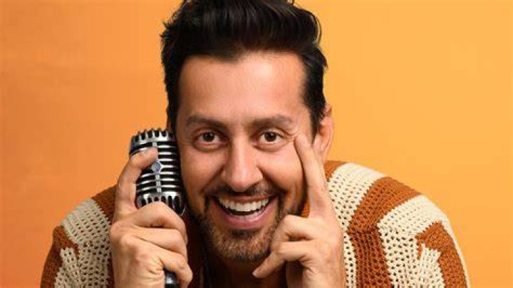 Bandsintown Max Amini Tickets HaHa Comedy Club, Feb 21, 2022