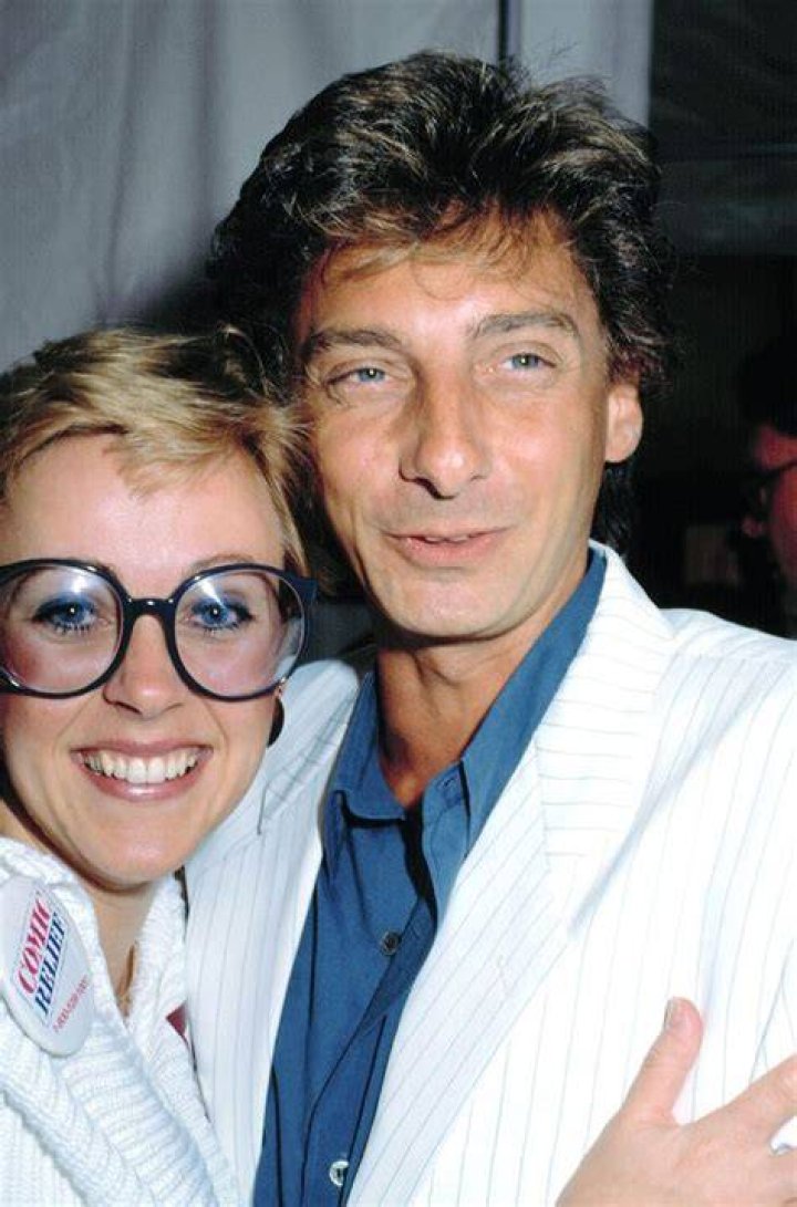 Barry Manilow and wife pictured at The Gallery at
