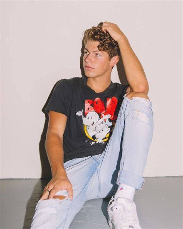 Ben Azelart Wiki, Bio, Facts, Age, Height, Girlfriend, Net Worth