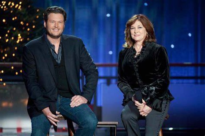 Blake Shelton & His Mom Duet To Sentimental Christmas Song They Wrote