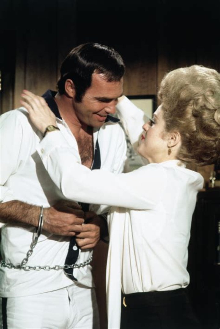 Burt Reynolds (1974) The longest Yard Burt reynolds, Groovy history, Burt