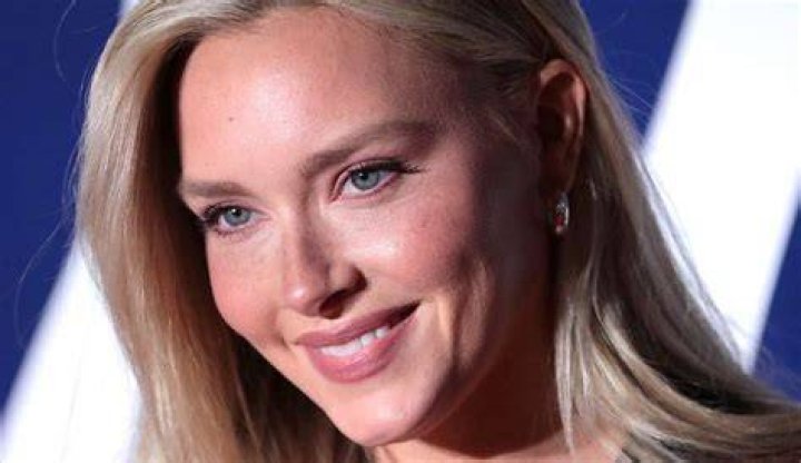 Camille Kostek Classic String Bikini Set Pearl Pearl Swimsuits