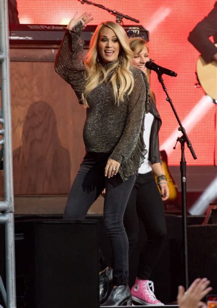 Carrie Underwood Second Pregnancy Pictures POPSUGAR Celebrity Photo 4