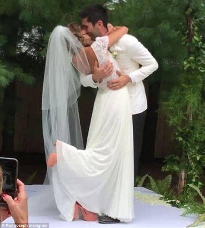 Catfish star Nev Schulman marries Laura Perlongo in NY Daily Mail Online