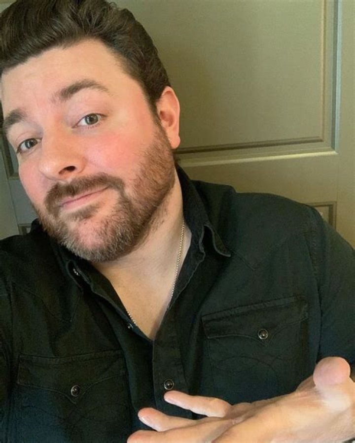 Chris Young on Instagram &ldquo;Pre show ritual haha porterthedog&rdquo; Chris