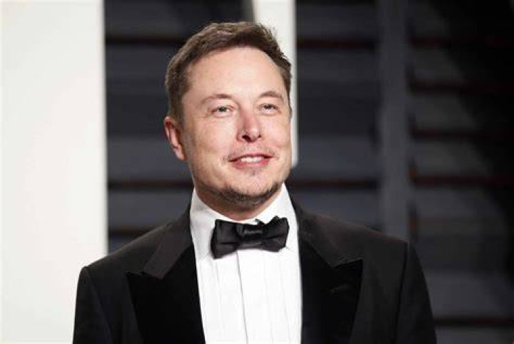 Cine este Elon Musk, ce avere are și cum a devenit bogat