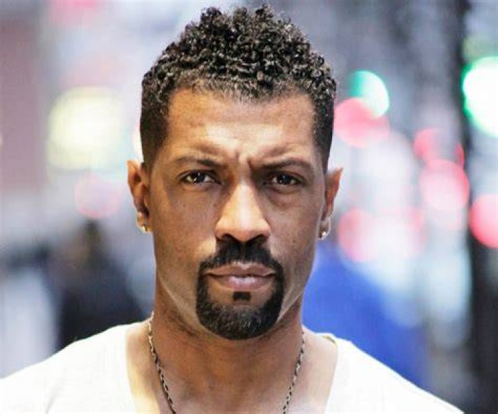 Comedian Deon Cole Mourning the Loss of His Mother