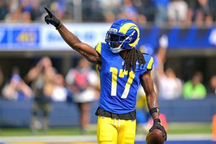 Davante Adams' Wife Devanne Shares Sideline Photos with Daughters