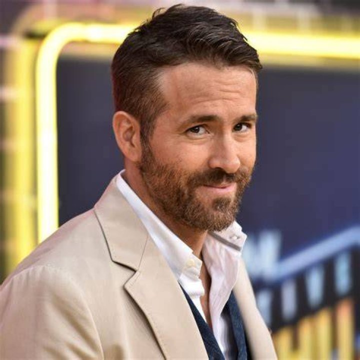 Discover The Hottest Single Male Celebrities Today