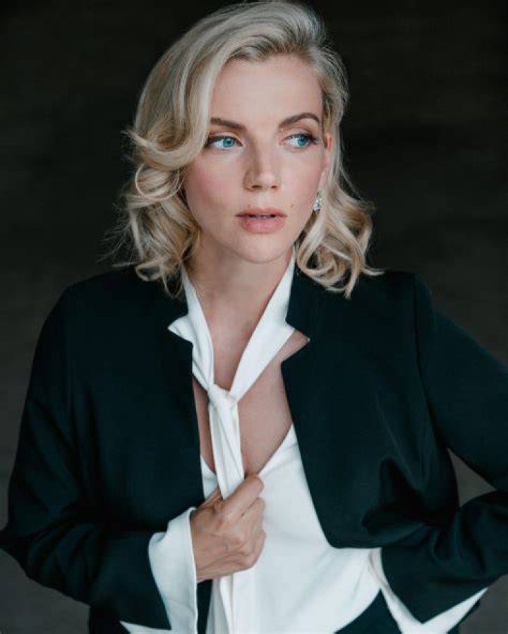 Discovered Is Kara Killmer related to Val Kilmer?