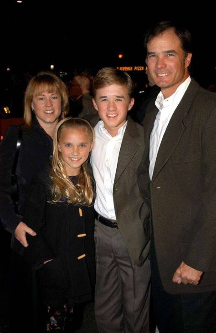 Emily Osment, Children, Parenthood Status