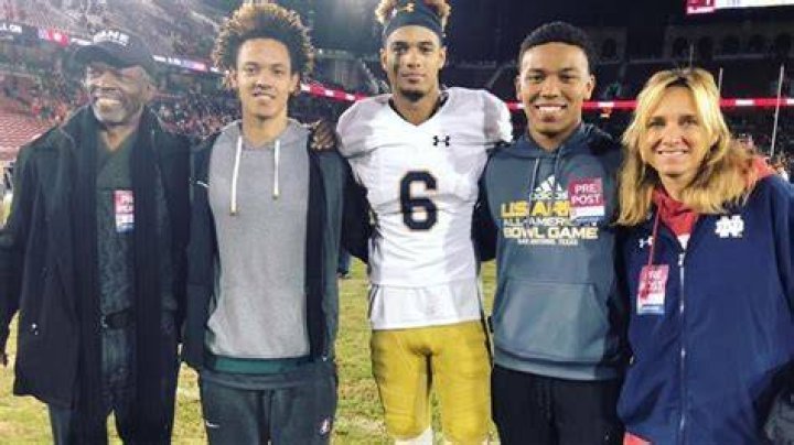 Equanimeous St. Brown family, wife, children, parents, siblings