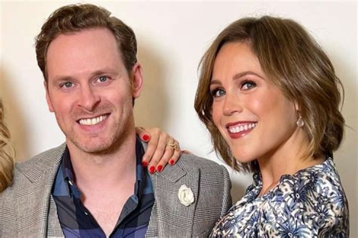 Erin krakow and Ben rosenbaum Movie stars, Erin krakow, Daniel lissing
