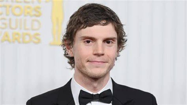 Evan Peters Opens Up About His Role in 'Pose' Photo 4093800 Evan