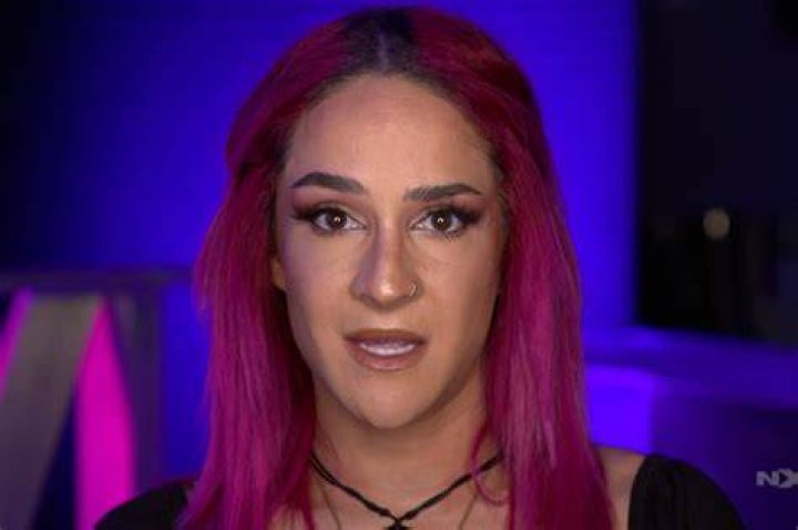 Everybody loves Dakota Kai Cageside Seats