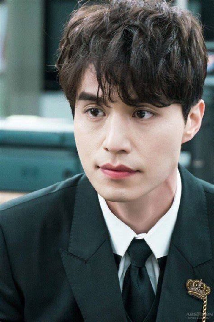 Everything You Need To Know About Lee Dong Wook