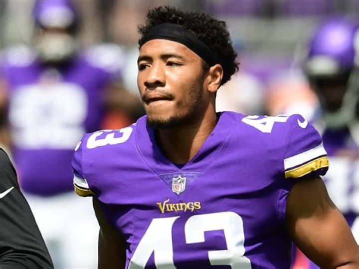 FilAm NFL player Camryn Bynum reconnects with roots