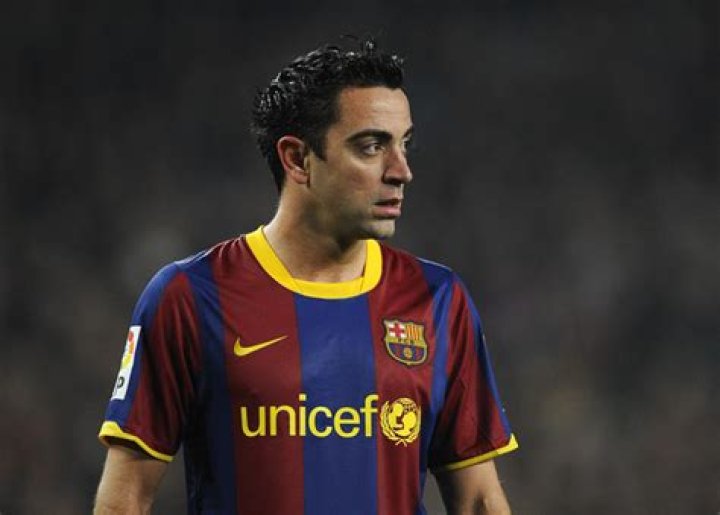 Football Stars Xavi Hernandez Girlfriend Images 2011