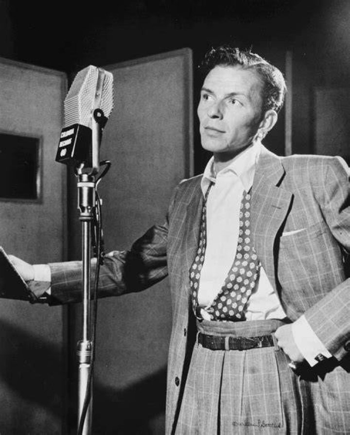 Frank Sinatra Biography Facts, Childhood, Family Life & Achievements