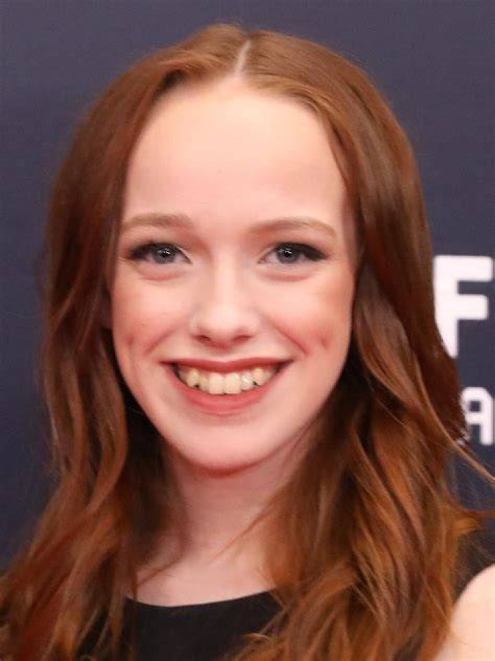 Get Amybeth Mcnulty Pics Istari Gallery
