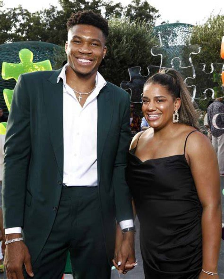 Giannis Antetokounmpo Wife Is He Married To Mariah?