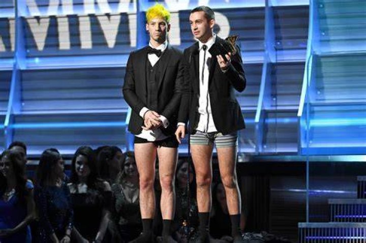 GRAMMYS 2017 Josh Dun And Tyler Joseph Just Hit The Red Carpet And No