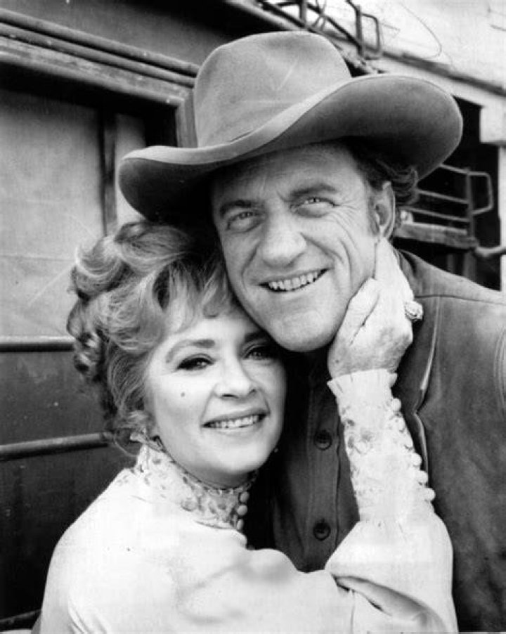 Gunsmoke star James Arness dies aged 88 BBC News