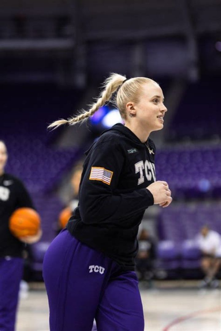 Hailey Van Lith booty in a tight dress r/WNBA_Thots