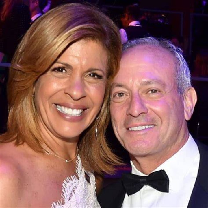 Hoda Kotb 2024 Boyfriend, net worth, tattoos, smoking & body