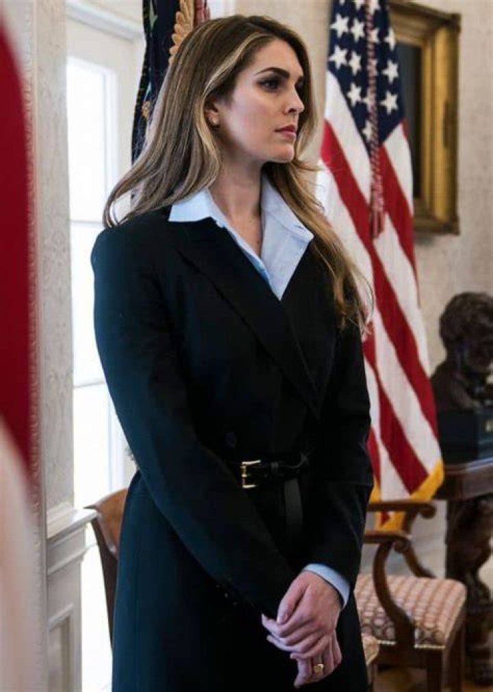 Hope Hicks Biography, Age, Height, Boyfriend, Net Worth StarsWiki