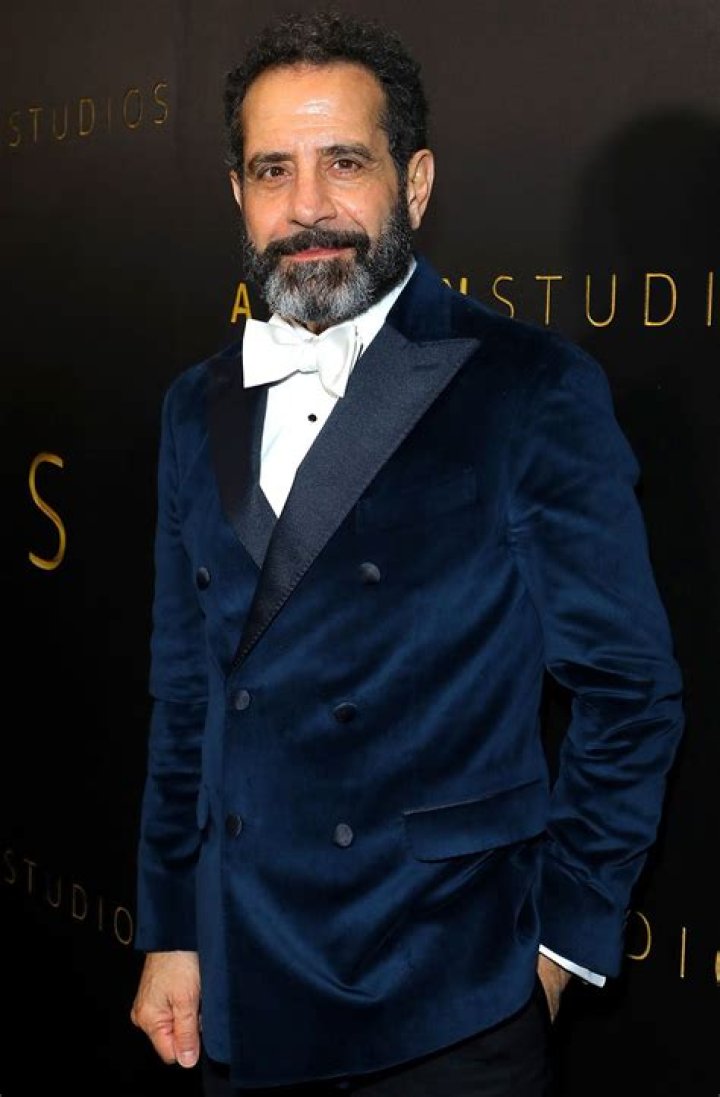 How much did Tony Shalhoub make per episode of Monk? ABTC