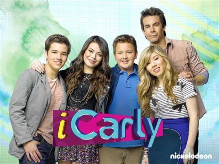 iCarly 's Miranda Cosgrove, Jerry Trainor and Nathan Kress to Reunite