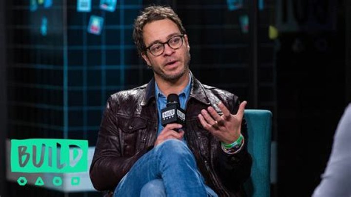 Is Amos Lee Married