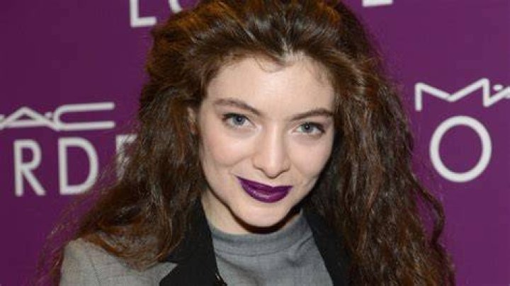 Is Lorde Transgender? Let&rsquo;s Investigate Her Sexuality!
