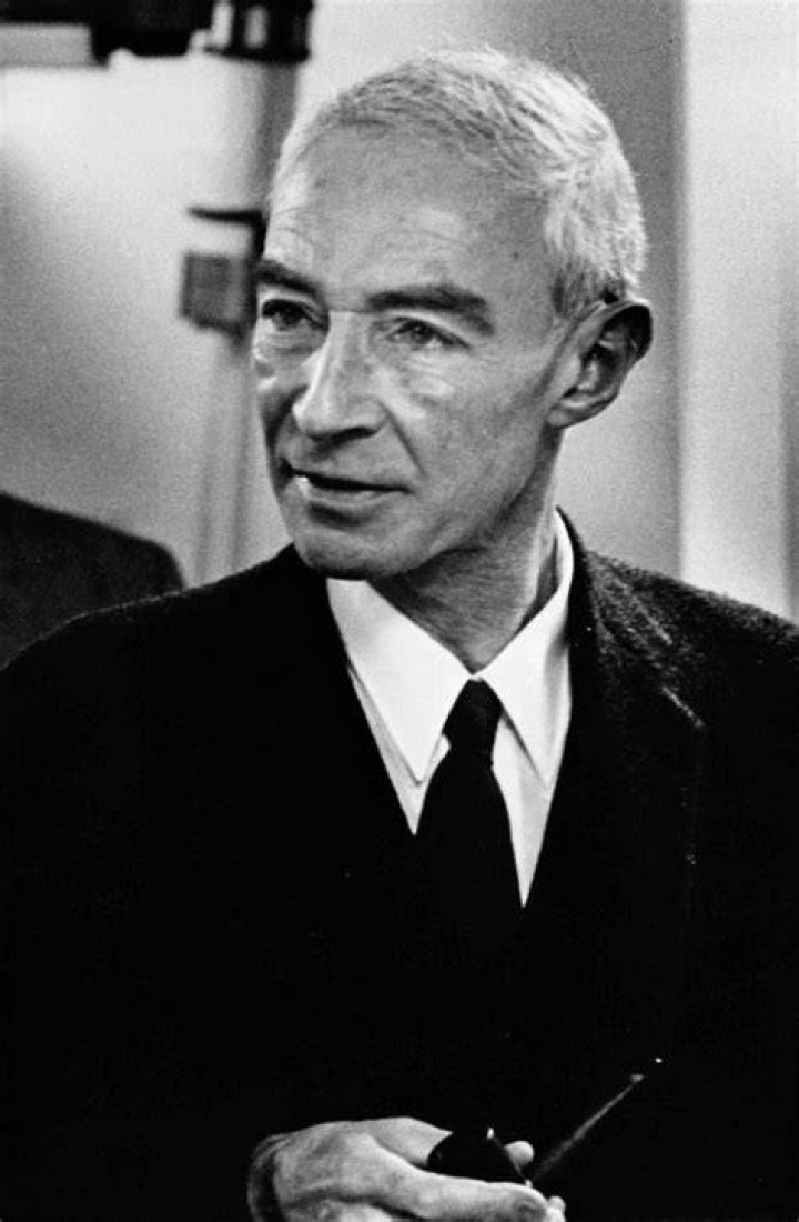 J. Robert Oppenheimer Biography, Manhattan Project, Atomic Bomb