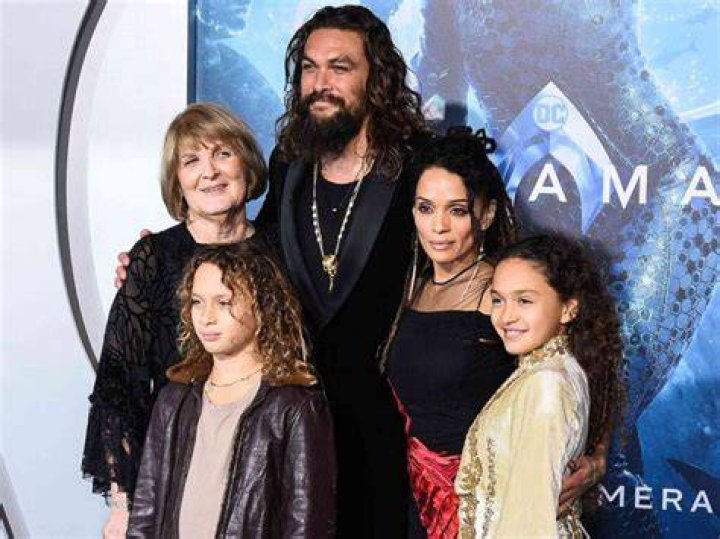 Jason Momoa Net worth ,Family, Age ,height and weight ecstatictrend