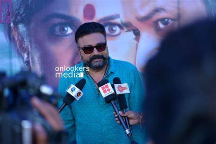 Jayaram with familyKalidasParvathiOnlookers Media onlookersmedia