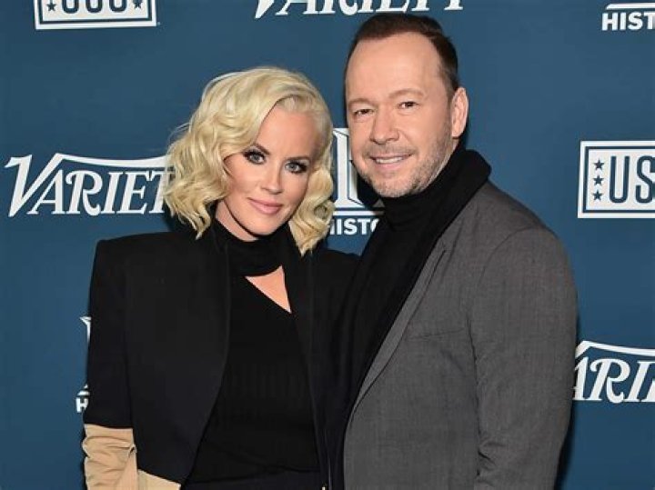 Jenny McCarthy, Donnie Wahlberg Dating New Couple Reportedly Spent