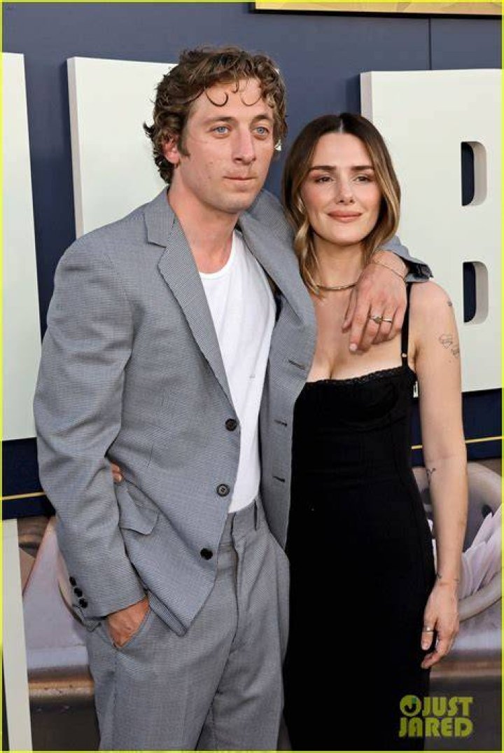 Jeremy Allen White, Ex Addison Timlin&rsquo;s Family Album Photos