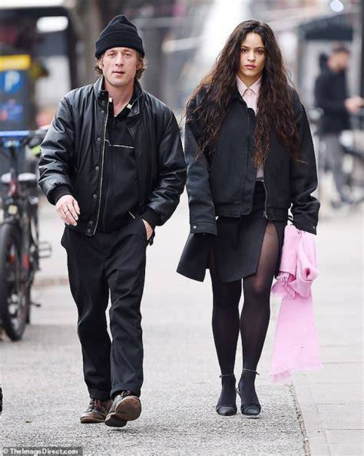 Jeremy Allen White Spotted with Ashley Moore 2 Weeks After Public PDA