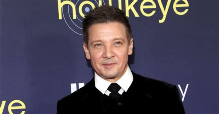 Jeremy Renner Net Worth 2023 Wiki Bio, Married, Dating, Family, Height