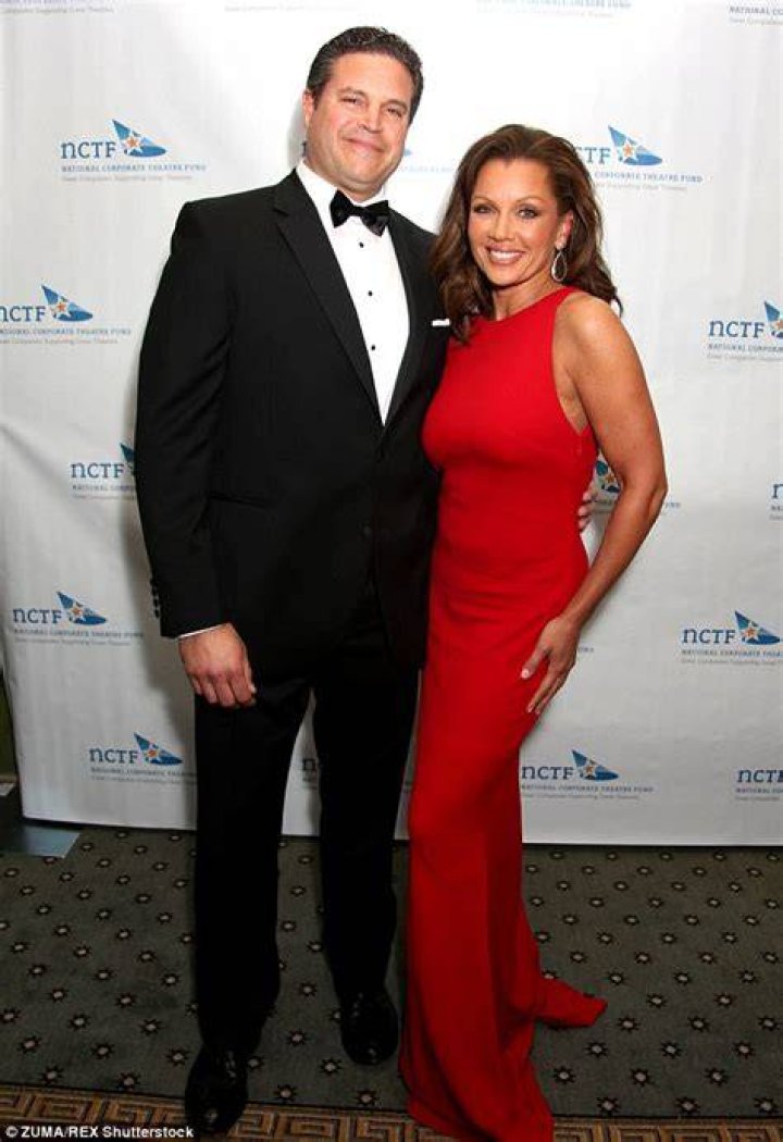 Jim Skrip Bio and Net Worth of Vanessa Williams husband